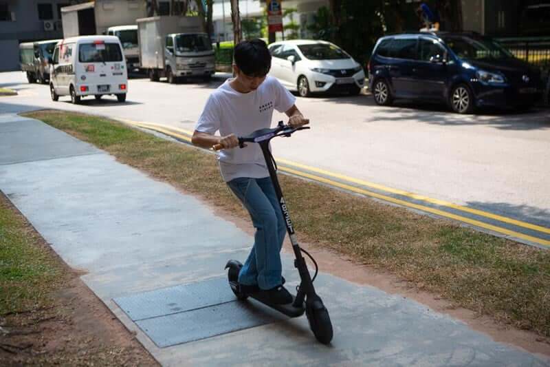 best e scooters singapore LTA - tomoloo