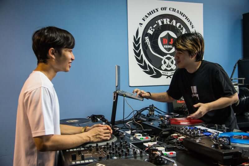 dj skool e-tracx singapore anrev